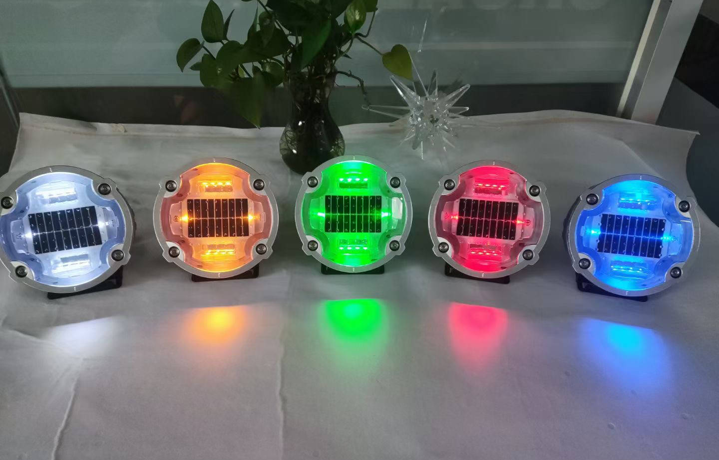 Solar Street Studs 622